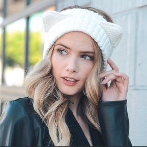 😻Cute cat ear warmers!😻